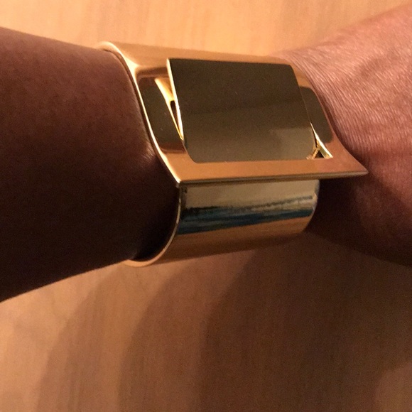 Jewelry - Picture 6 of 11